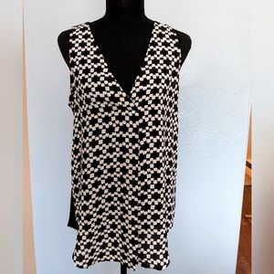 Banana Republic V-Neck Sleeveless Drape Blouse w/ Back Cut-Out Size Small